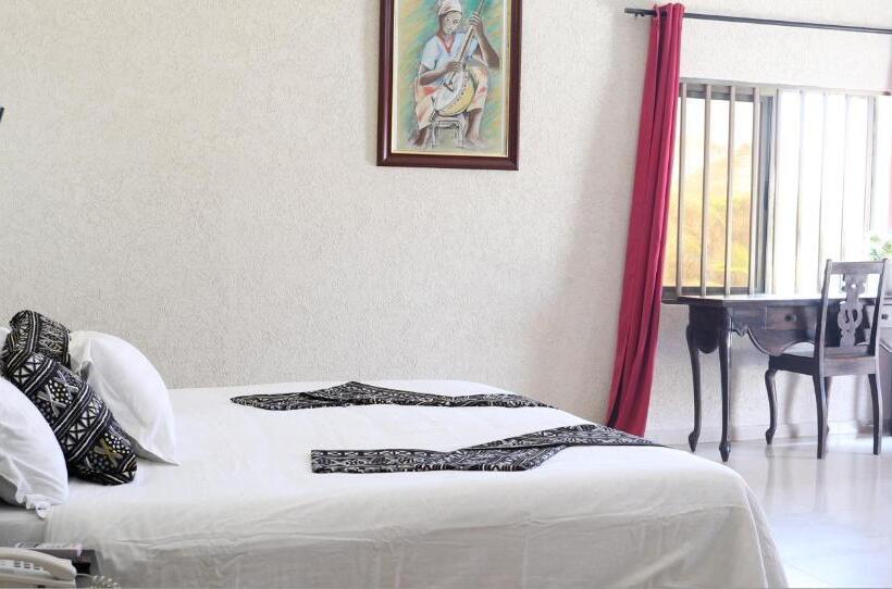 سوییت با چشمانداز باغ, Residence Madiba