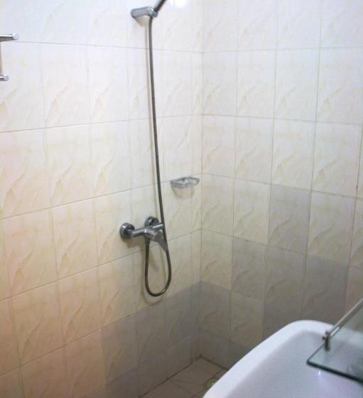 اتاق اکونومی, Residence Madiba