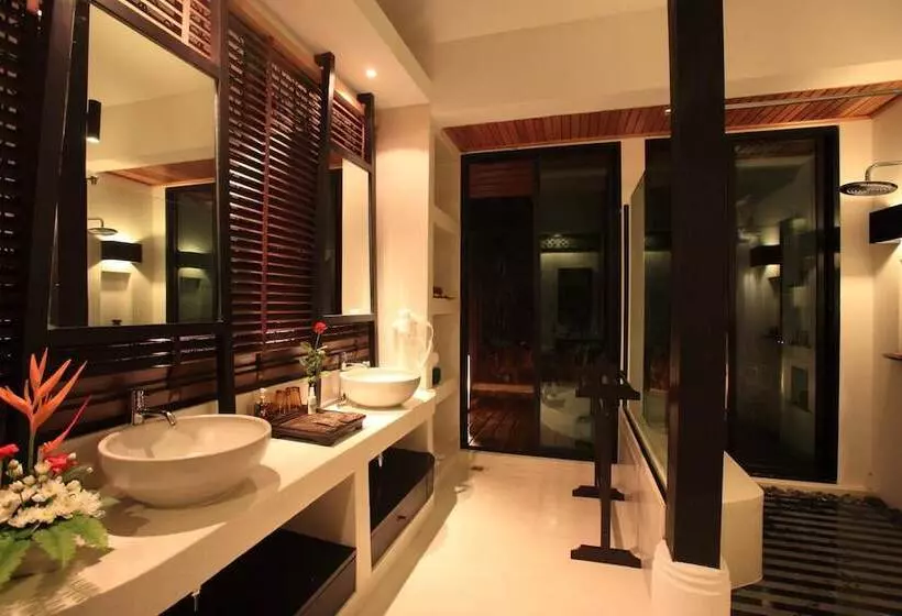 سوییت, Numsai Khaosuay Resort
