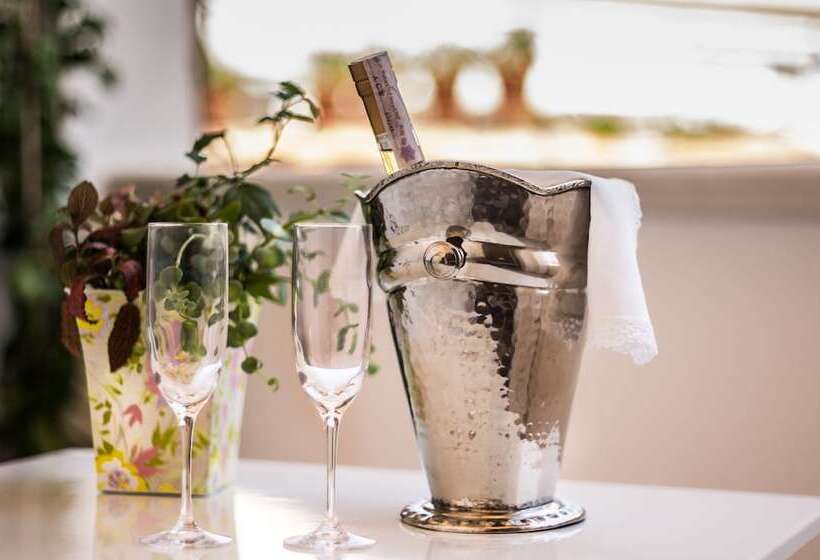 غرفة تنفيذية, Il Gallo Bianco