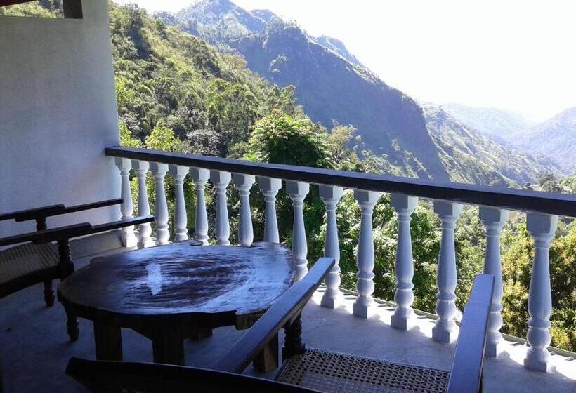 Deluxe Room with Balcony, Misty Hills Ella Resort