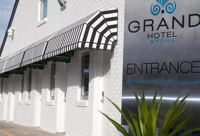 スタンダードスタジオ, Grand Hotel And Studios