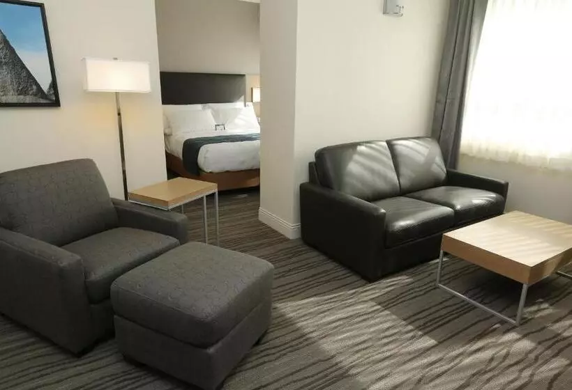 سوییت, Best Western Plus Sawridge Suites