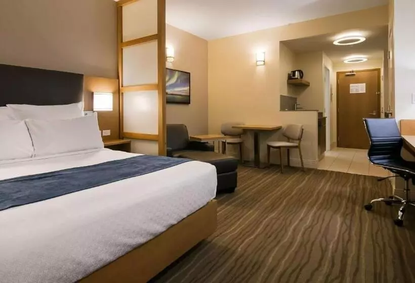 اتاق استاندارد, Best Western Plus Sawridge Suites
