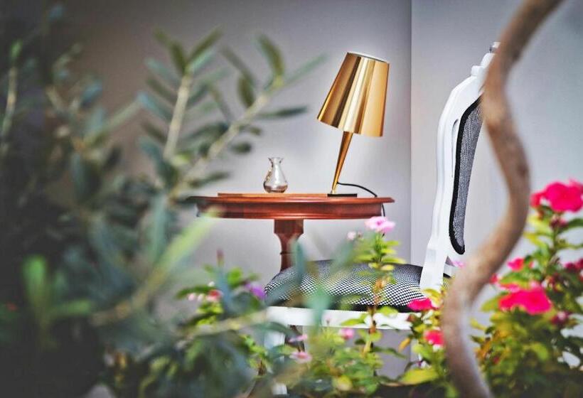 اتاق استاندارد, Lokàl Boutique