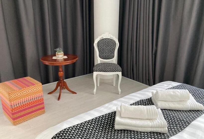 اتاق استاندارد, Lokàl Boutique