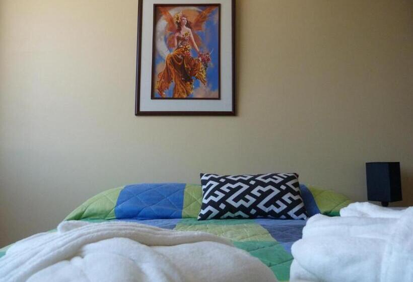 اتاق کلاسیک با چشم‌انداز شهر, Matryoshka