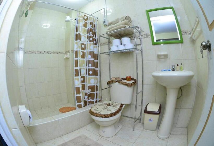 اتاق کلاسیک با چشم‌انداز شهر, Matryoshka