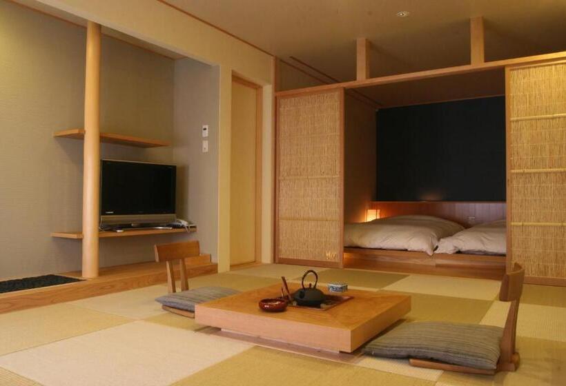 חדר סופריור, Mozumo