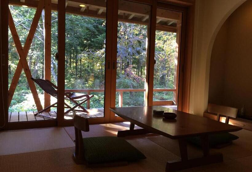 חדר סטנדרט, Mozumo