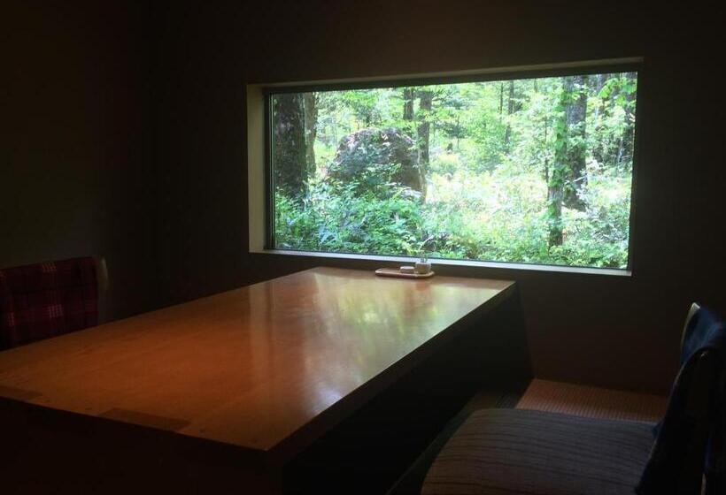 חדר סטנדרט, Mozumo