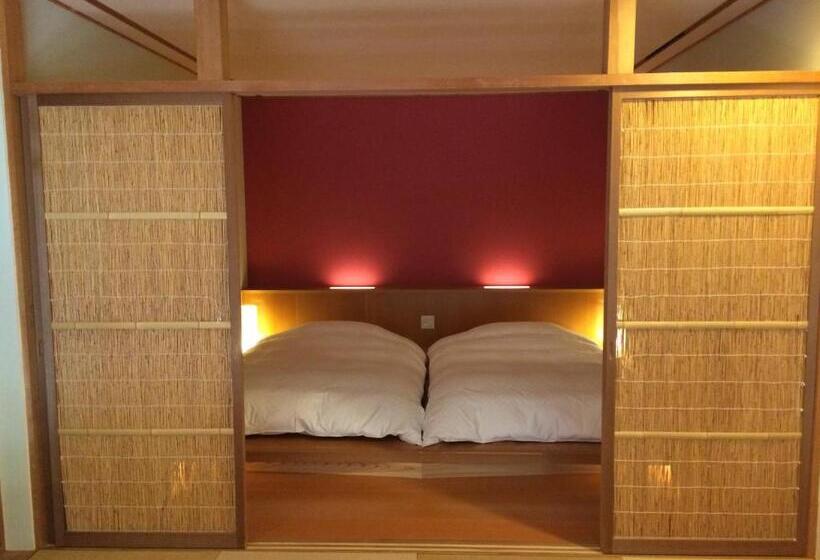 חדר סופריור, Mozumo