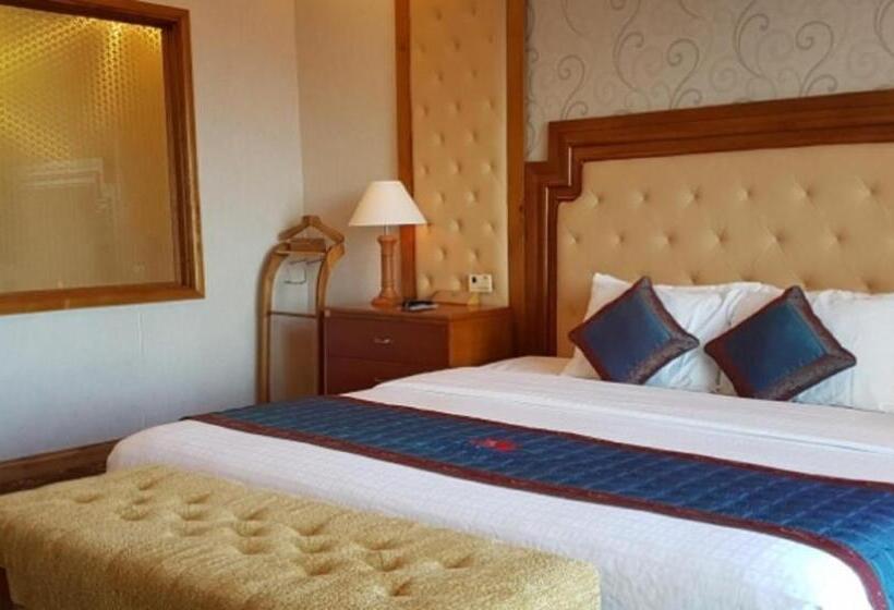 1 Bedroom Apartment City View, Petro