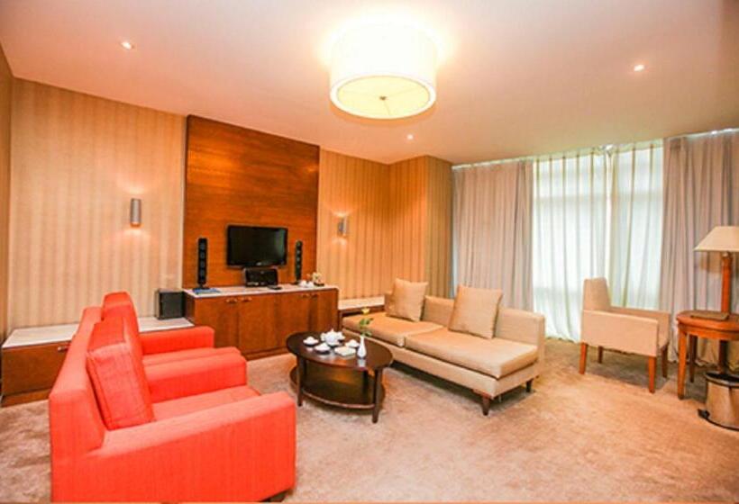 مجموعه ویستا شهر, Petro