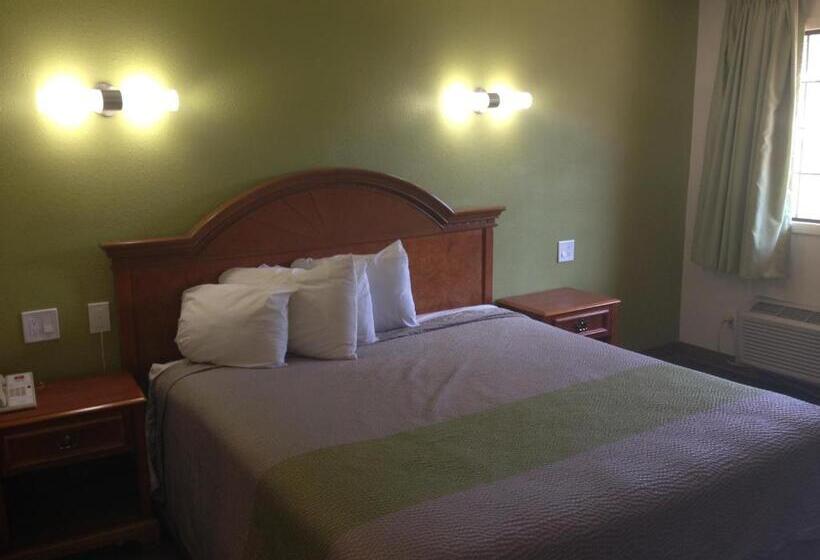 带大床的标准间, Red Carpet Inn New Brunswick