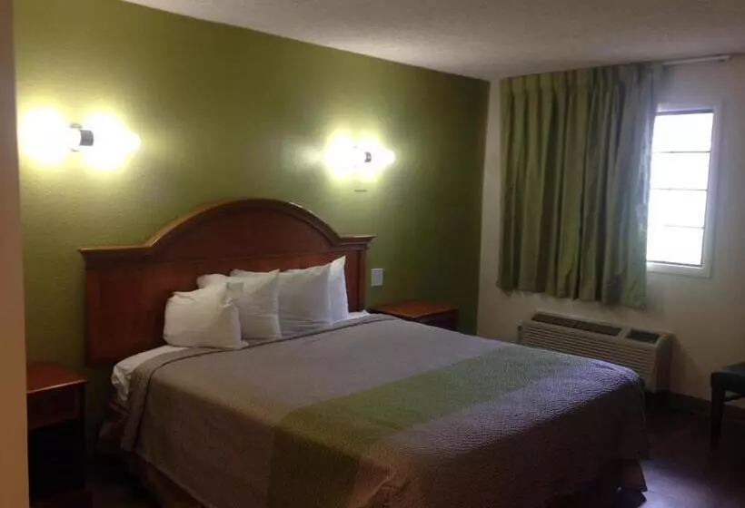 キングサイズベッドのスタンダードルーム, Red Carpet Inn  New Brunswick