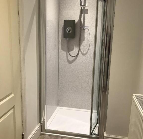 חדר סטנדרט, The Castle