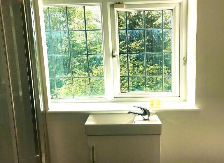 חדר בסיסי, The Castle