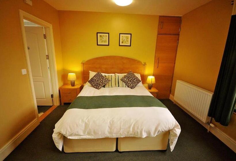 חדר סטנדרט, The Castle