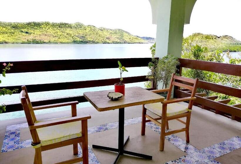 غرفة ديلوكس مطلّة علي البحر مزوَّدة بشُرفة, La Estancia Busuanga