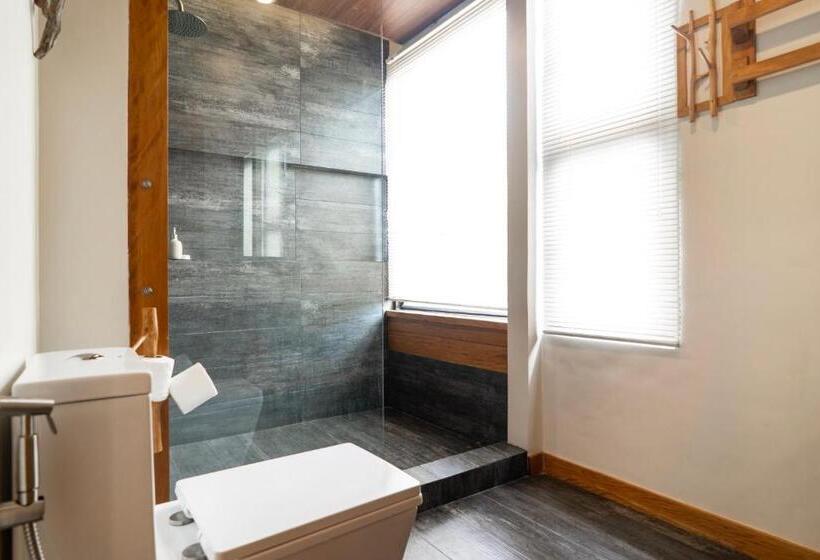 سوئیت با تخت بزرگ, La Estancia Busuanga