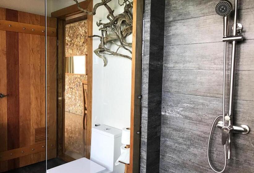 سوئیت با تخت بزرگ, La Estancia Busuanga