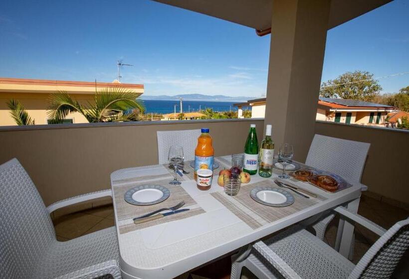 海の見える２ベッドルームアパートメント, Villa Paglianiti   Your Family Residence!