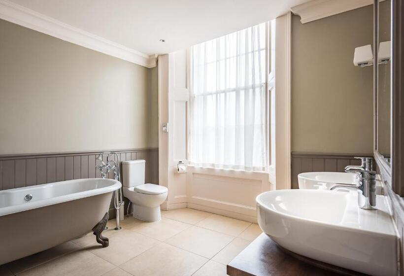 חדר דחוקס עם מיטת קינג, Ardgowan