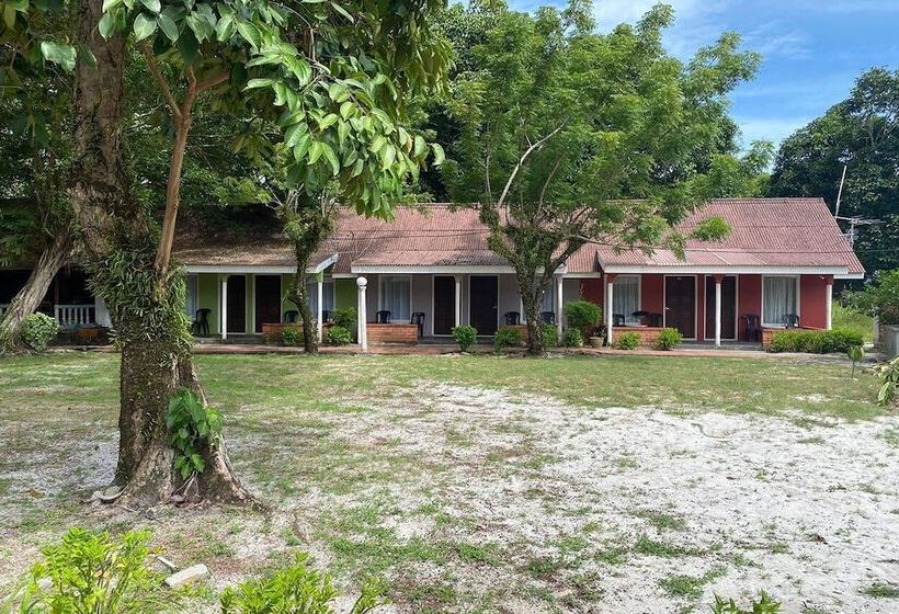Номер Стандарт Трехместный, Corrie Chalet, Pantai Cenang Langkawi