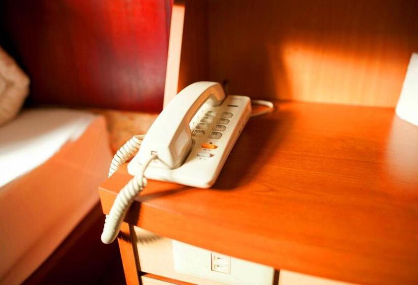 اتاق استاندارد چهار تخته, New May Flower