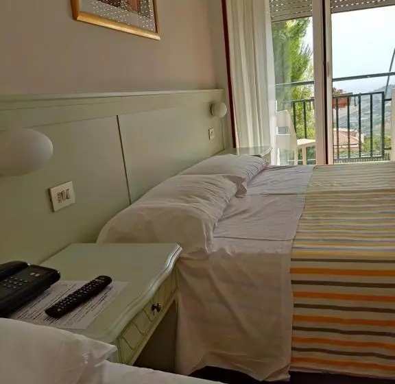 Triple Room Sea View, Ristorante Il Grillo