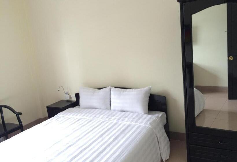 اتاق استاندارد, Ruby Bistro