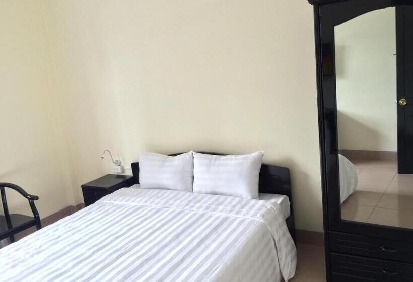 اتاق استاندارد, Ruby Bistro