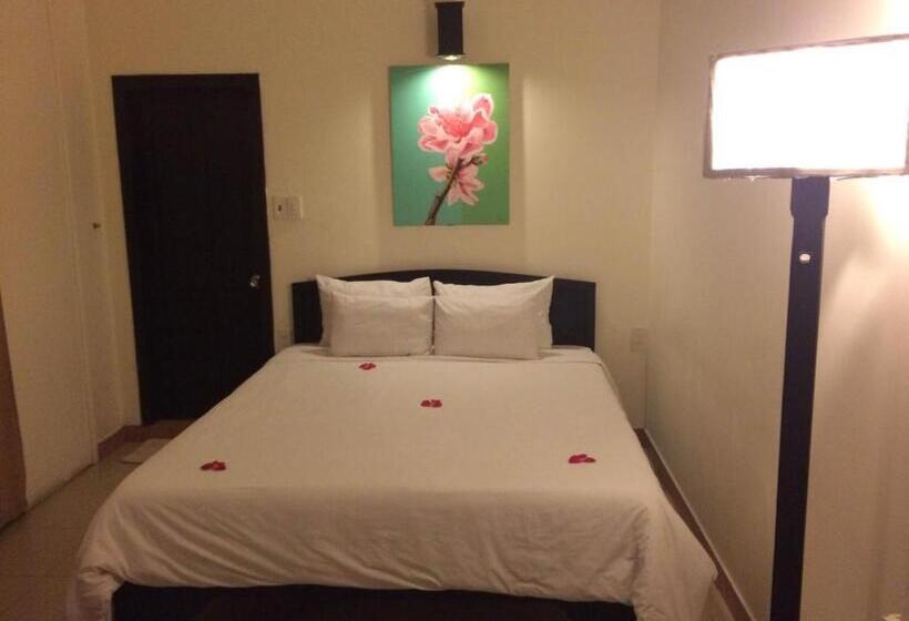 اتاق استاندارد, Ruby Bistro