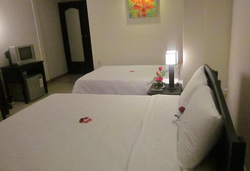 اتاق لوکس خانوادگی, Ruby Bistro