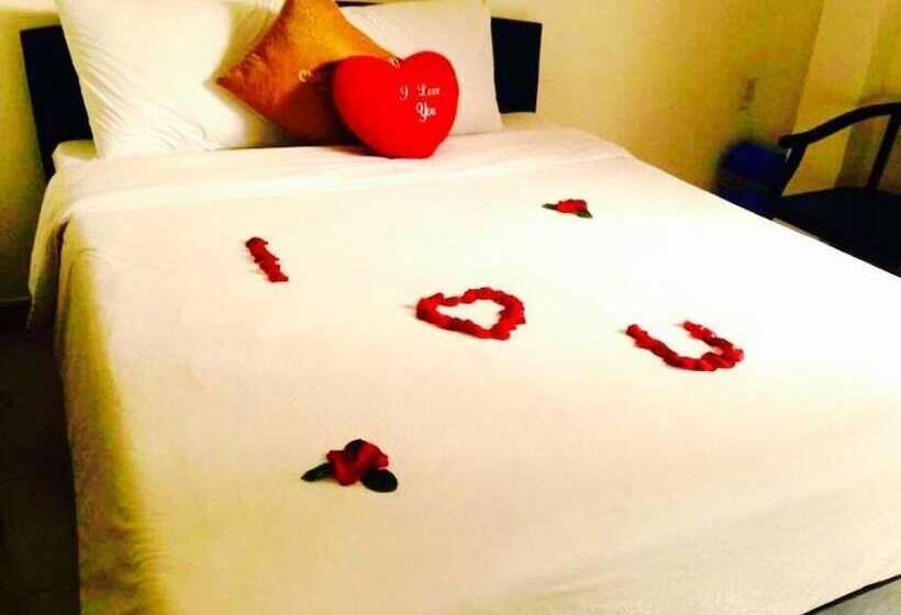 اتاق لوکس, Ruby Bistro