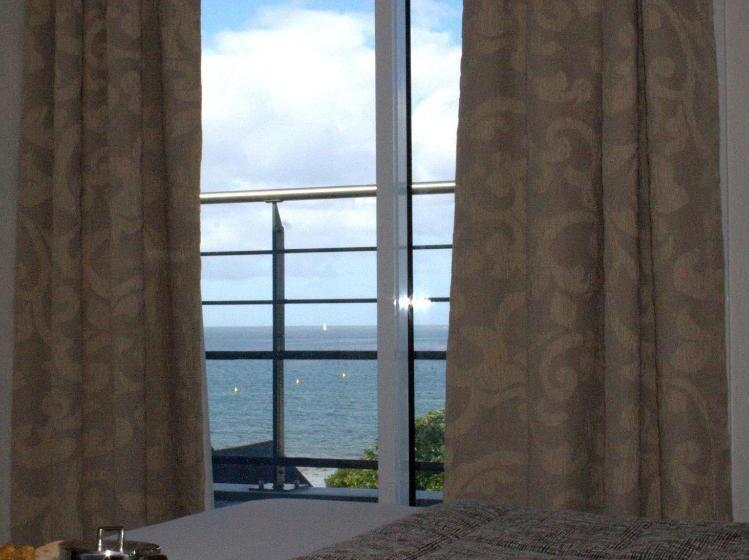 סוויטת ג'וניור צדדית נוף לים, Thalasso Concarneau Spa Marin Resort