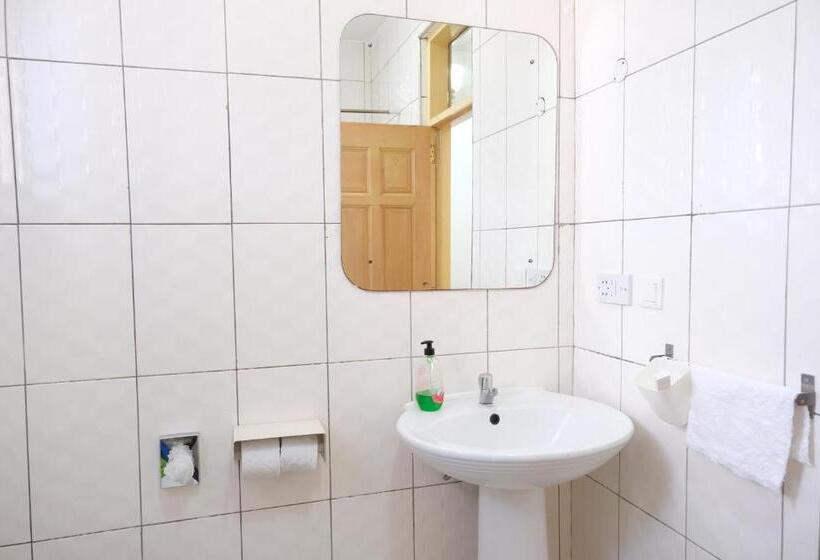 اتاق اجرایی, Asantewaa Premier