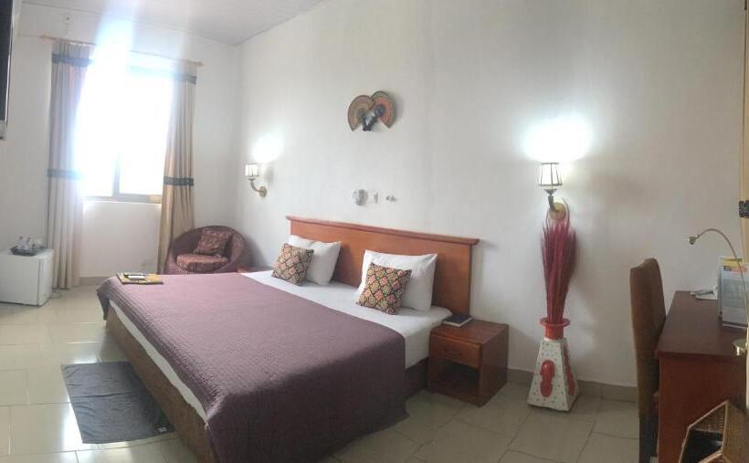 اتاق اجرایی, Asantewaa Premier