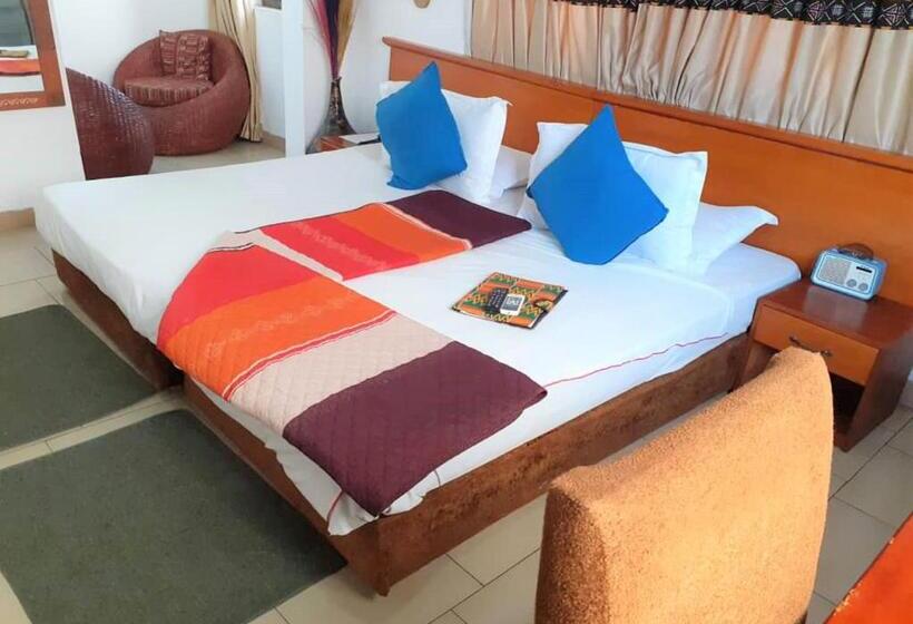 اتاق سوپریور, Asantewaa Premier