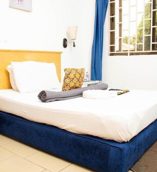 اتاق استاندارد یک نفره, Asantewaa Premier