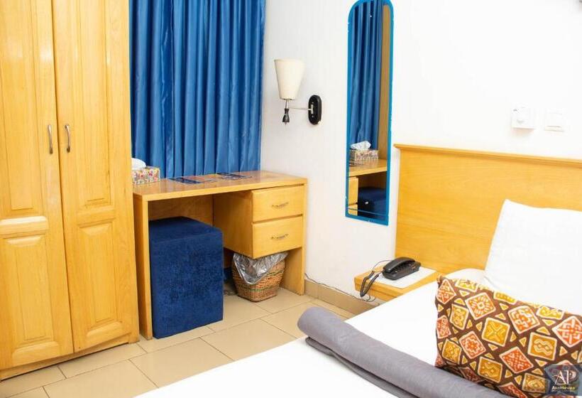 اتاق استاندارد یک نفره, Asantewaa Premier