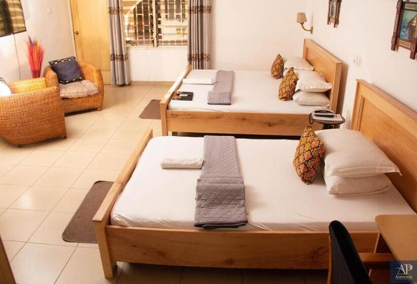 اتاق خانوادگی, Asantewaa Premier