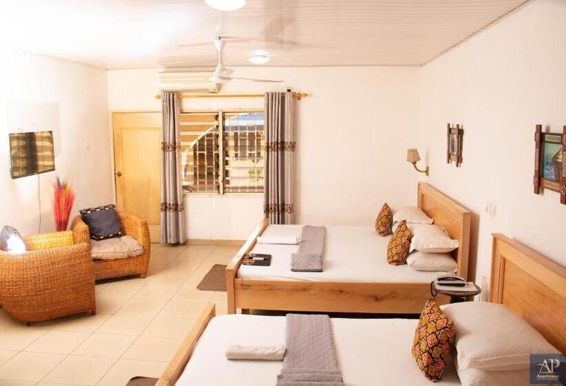 اتاق خانوادگی, Asantewaa Premier