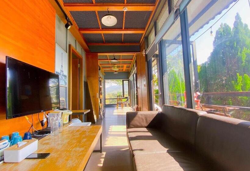 سوییت خانوادگی, Cape 42 Hotel Ill