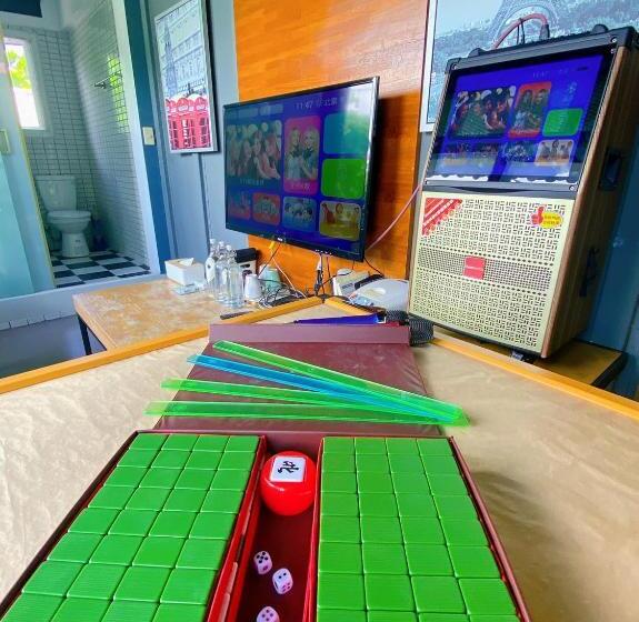 اتاق استاندارد چهار تخته, Cape 42 Hotel Ill