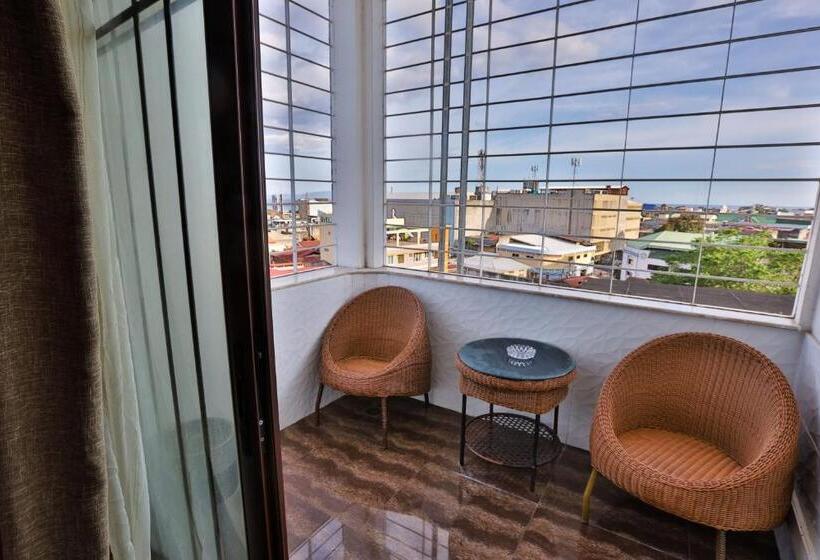 سوئیت با تخت بزرگ, Essencia