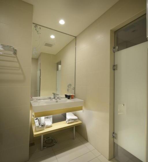 デラックスの４人部屋, Golden Tulip Glory Fine
