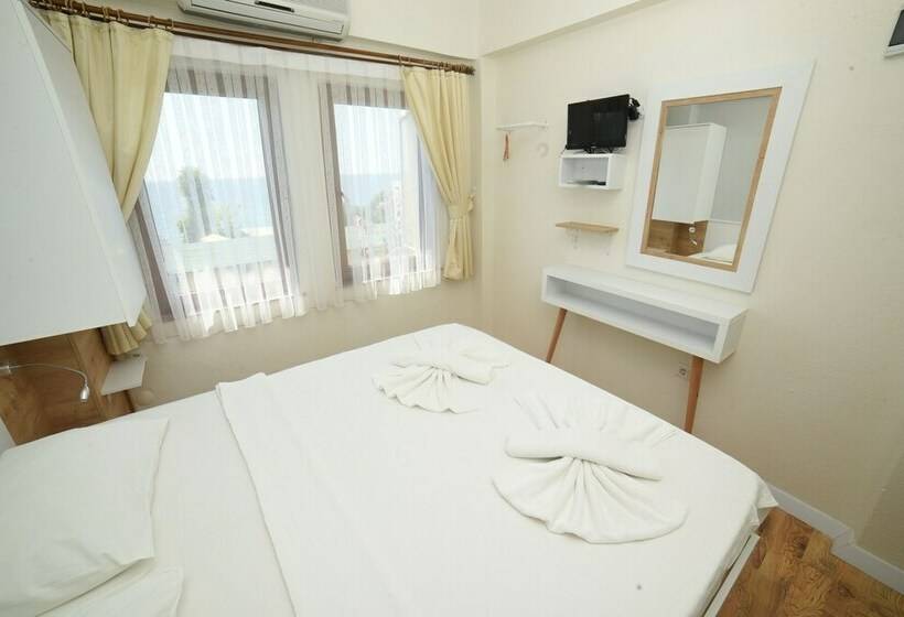 غرفة قياسية مطلّة علي البحر, Limonata Otel Assos