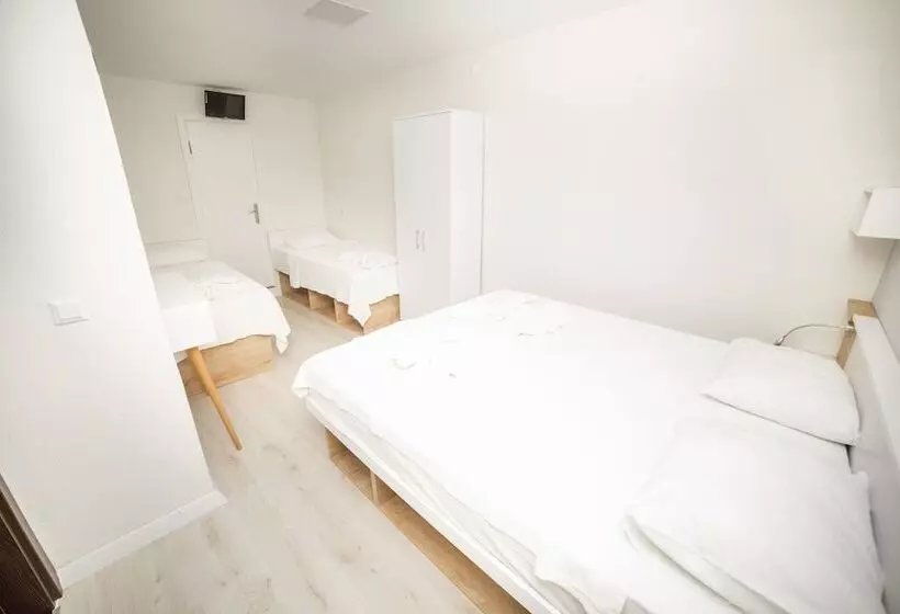 エコノミー4人部屋, Limonata Otel Assos